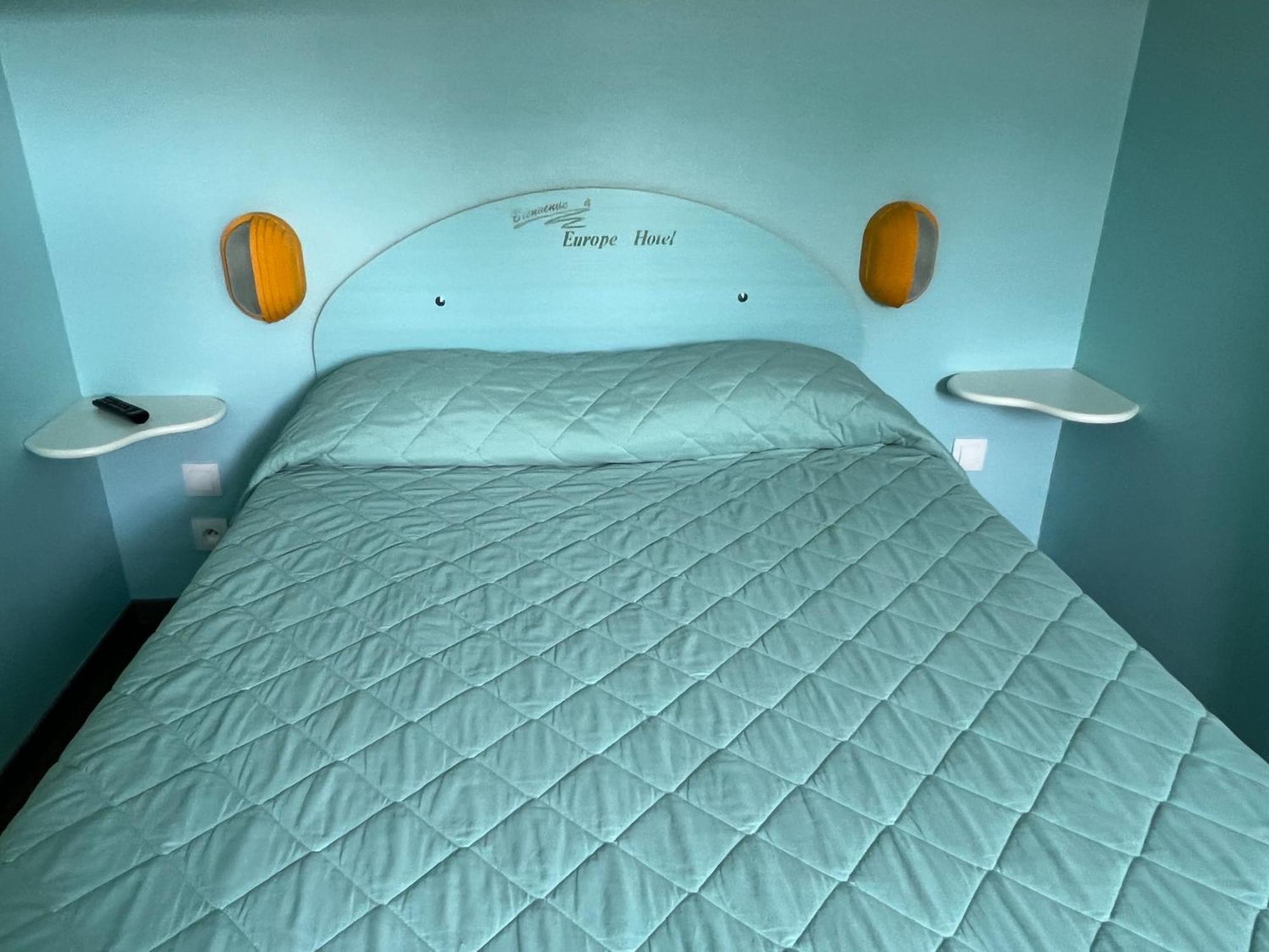 Europe Hotel วาเร็นน์ส วัวเซลส์ ภายนอก รูปภาพ