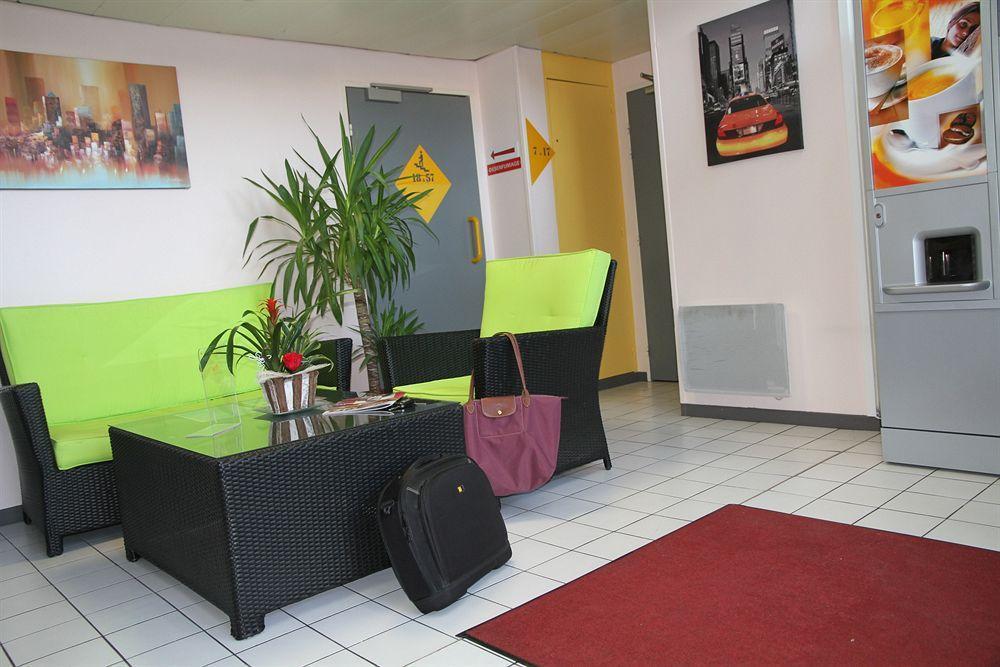 Europe Hotel วาเร็นน์ส วัวเซลส์ ภายนอก รูปภาพ